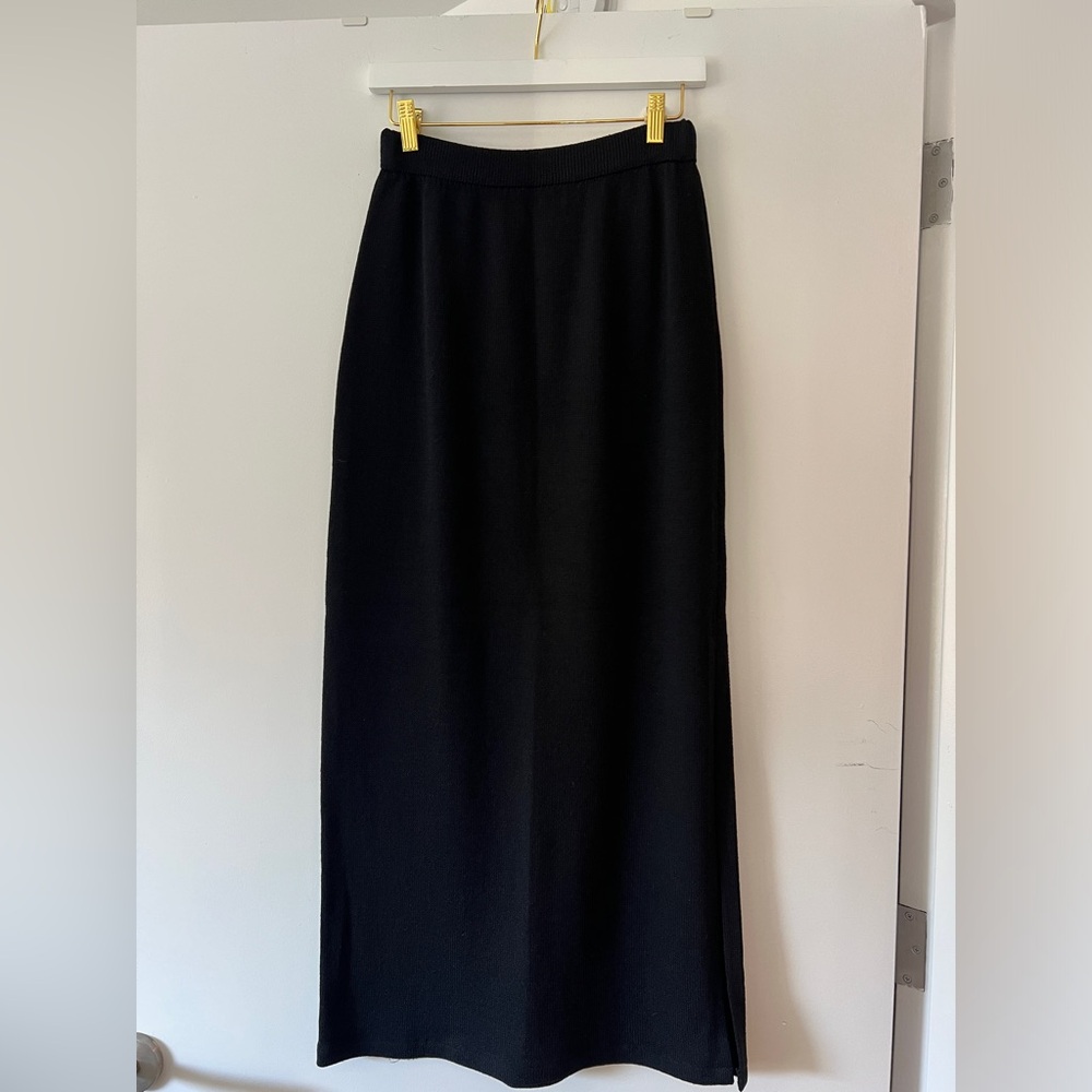 St. John Basic Classic Black Wool Skirt